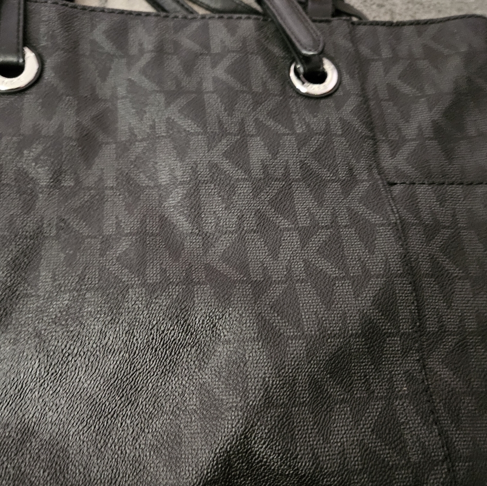 Michael Kors MK shoulder bag